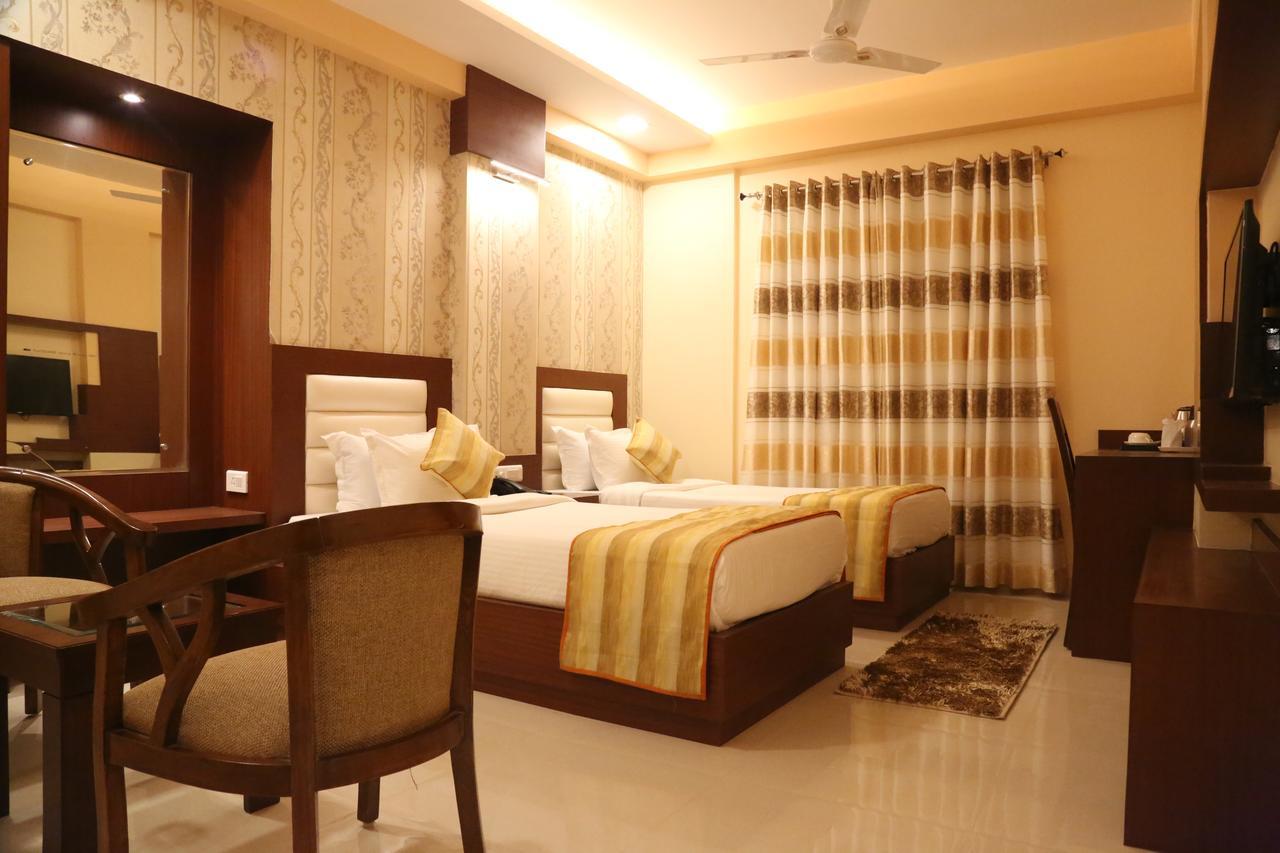 Hotel Varanasi Inn Exterior photo