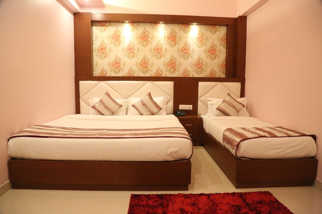 Hotel Varanasi Inn Exterior photo