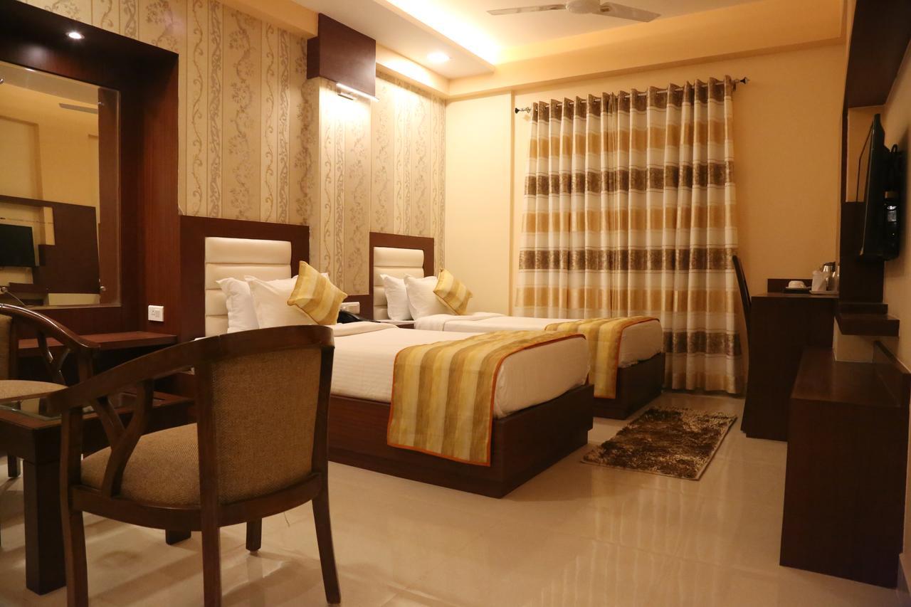 Hotel Varanasi Inn Exterior photo