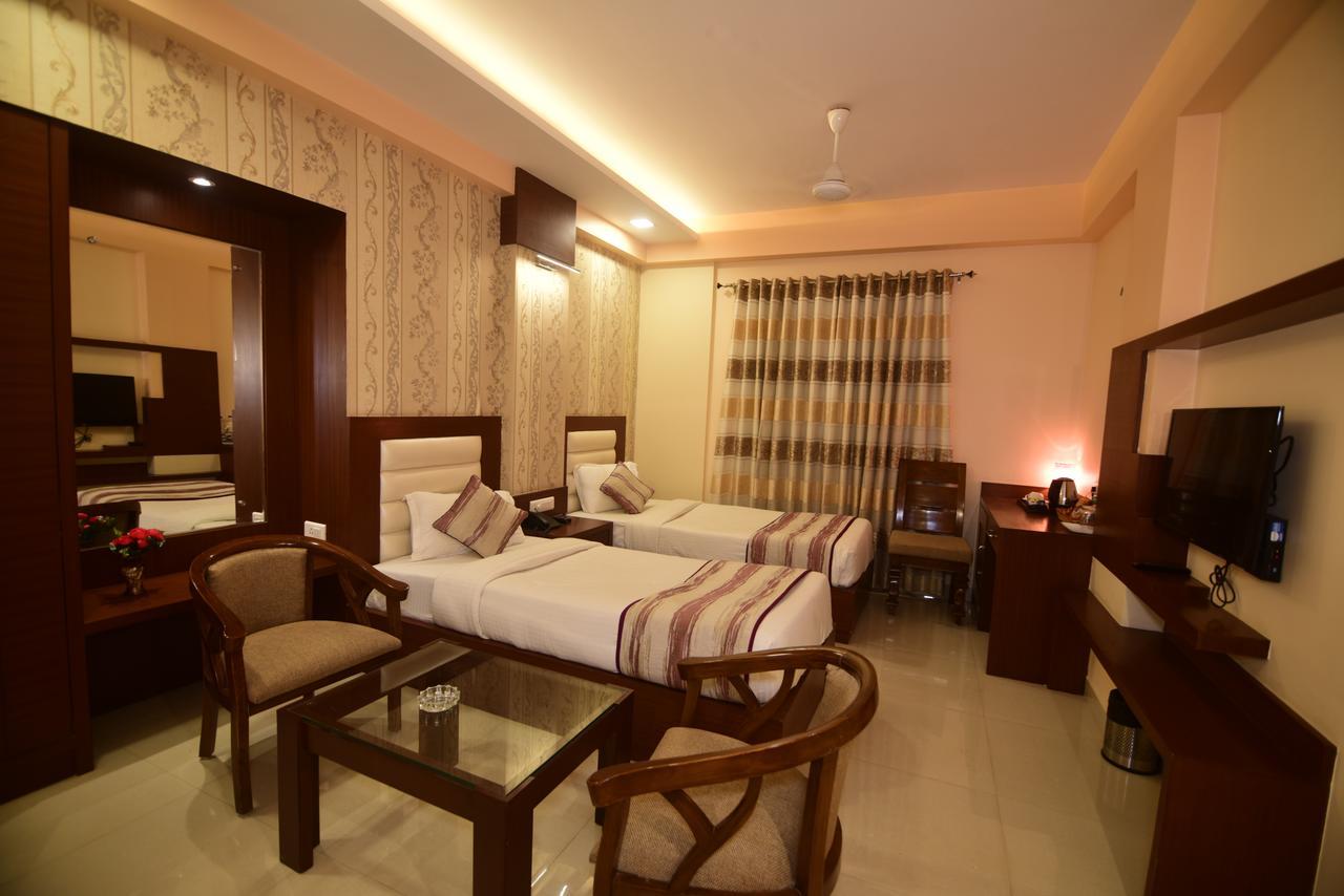 Hotel Varanasi Inn Exterior photo